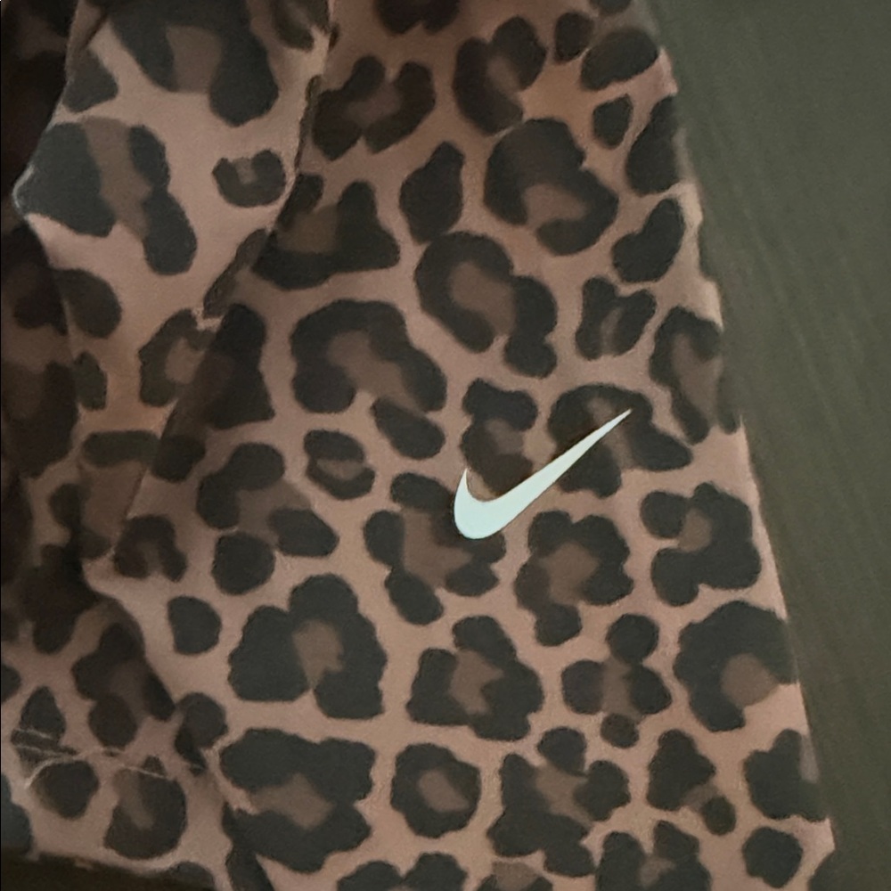 Nike Leopard Print Yoga Leggings - Brown & Black - Picture 4 of 4